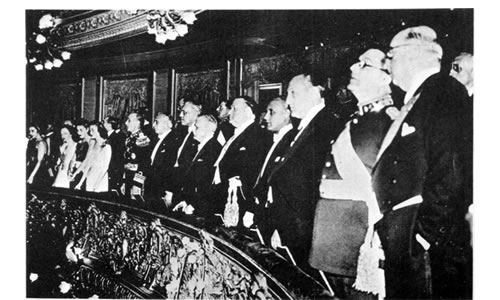 Ortiz, Castillo y miembros del gabinete durante una función en el teatro Colón de Buenos Aires, 1939.